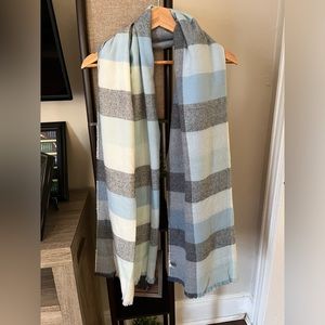 GAP plaid scarf / wrap